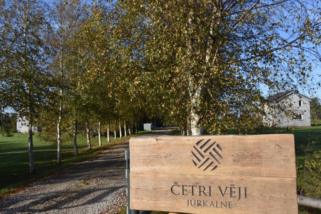 尤卡尔内 Cetri Veji酒店 外观 照片
